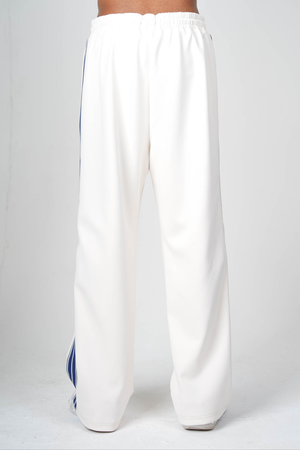 DELUXE MARQUE JOGGERS MENS : CREAM