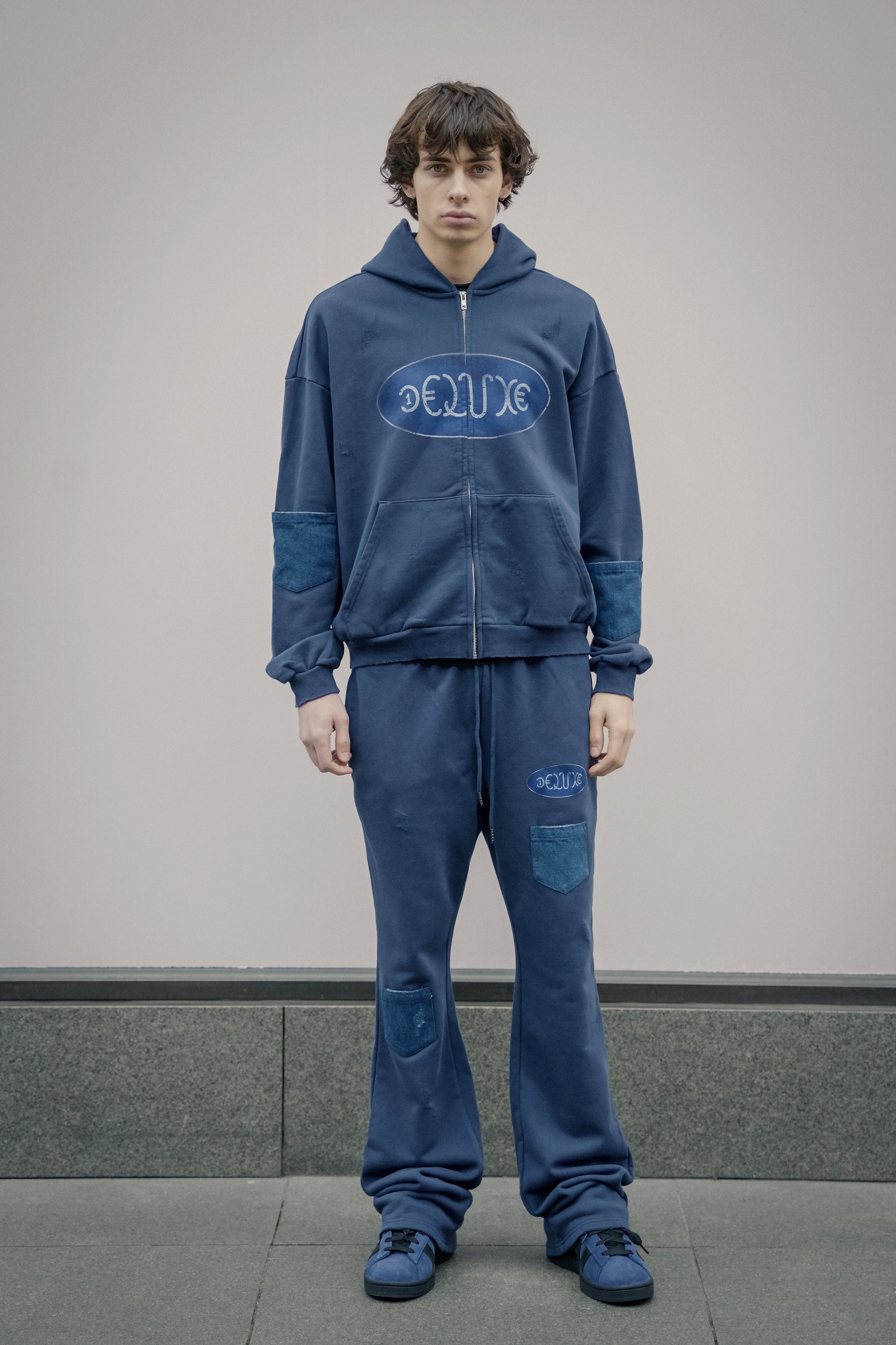 Deluxe Distress Jogger : Blue