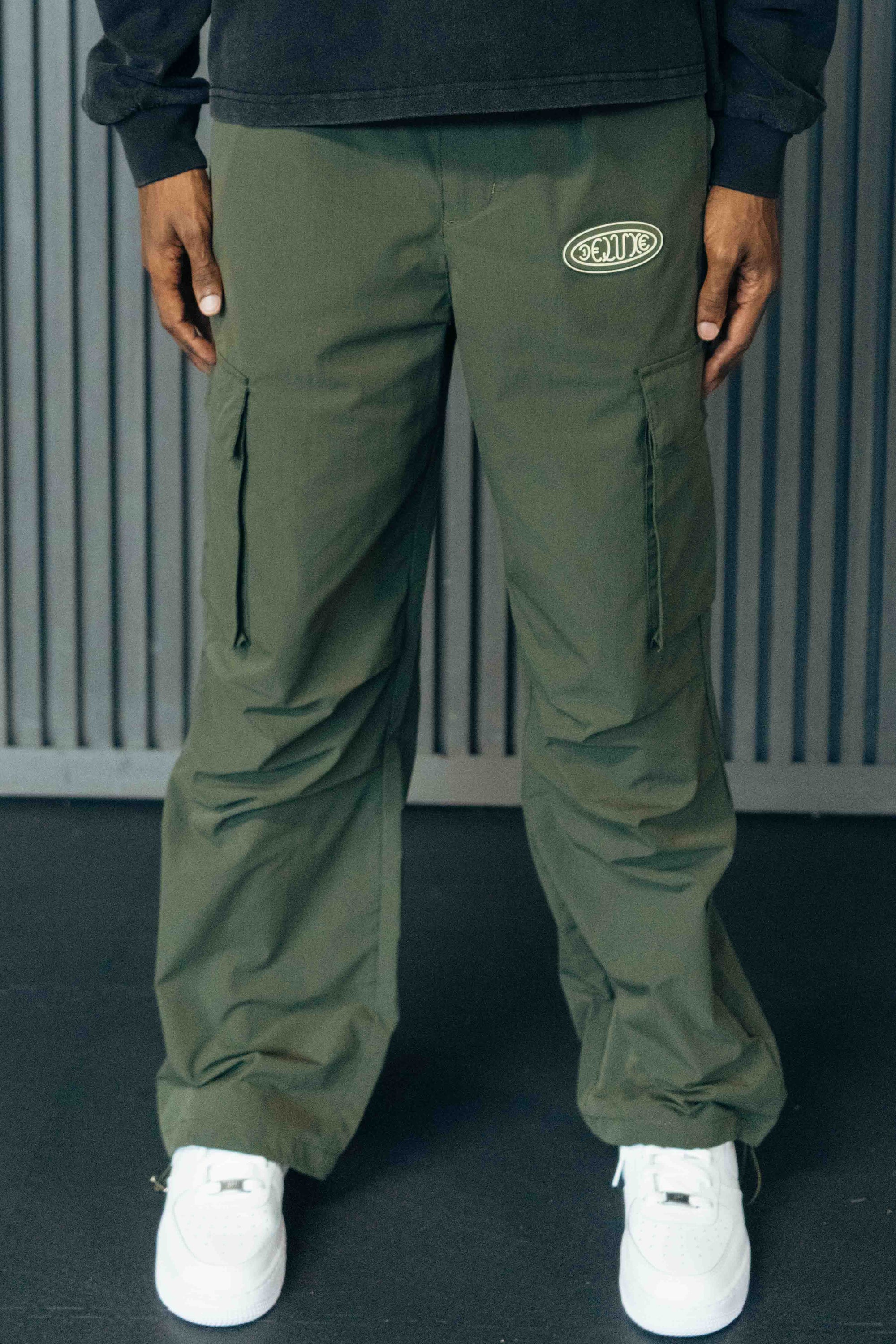CARGO PANTS: GREEN