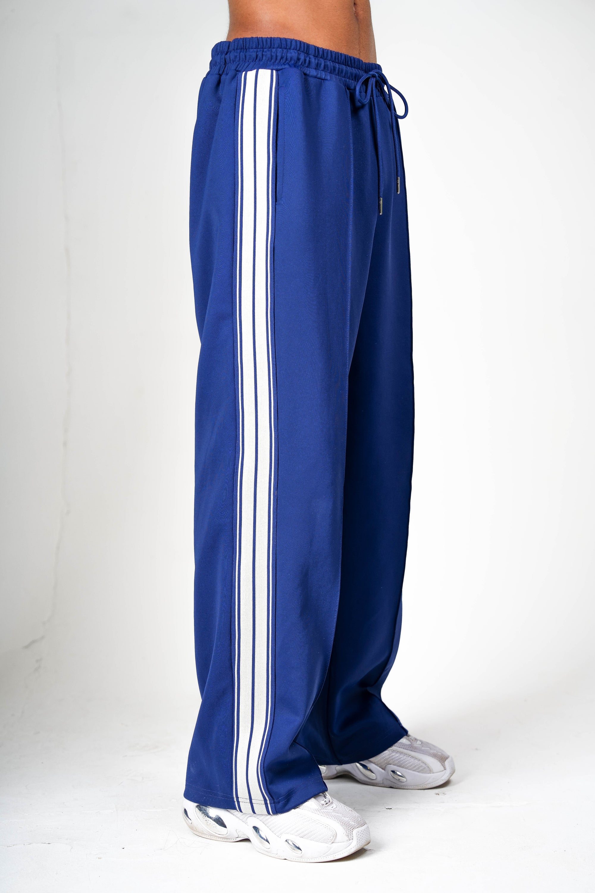 DELUXE MARQUE JOGGERS : BLUE