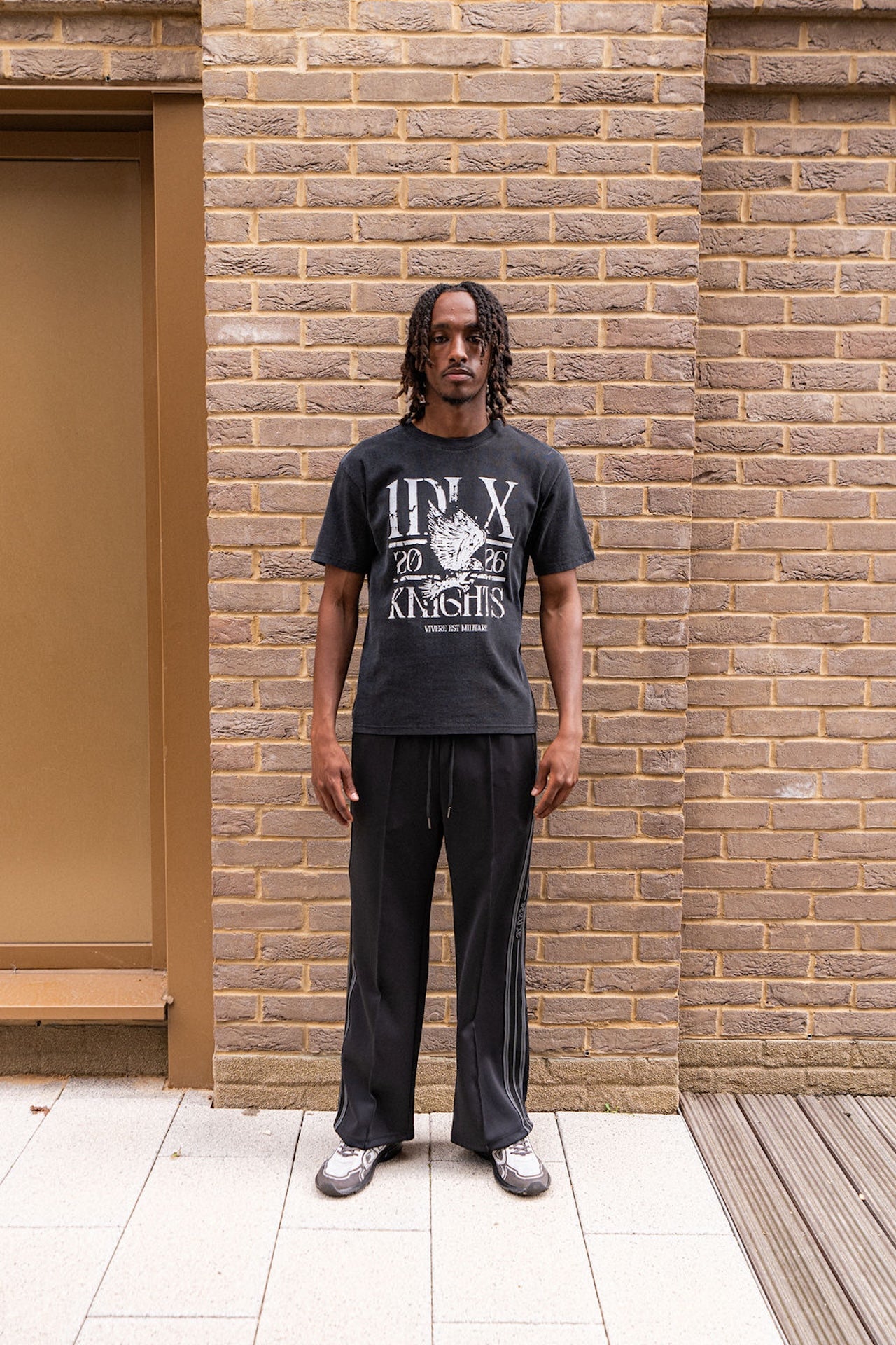 1DELUXE KNIGHTS RAVEN BLACK T-SHIRT