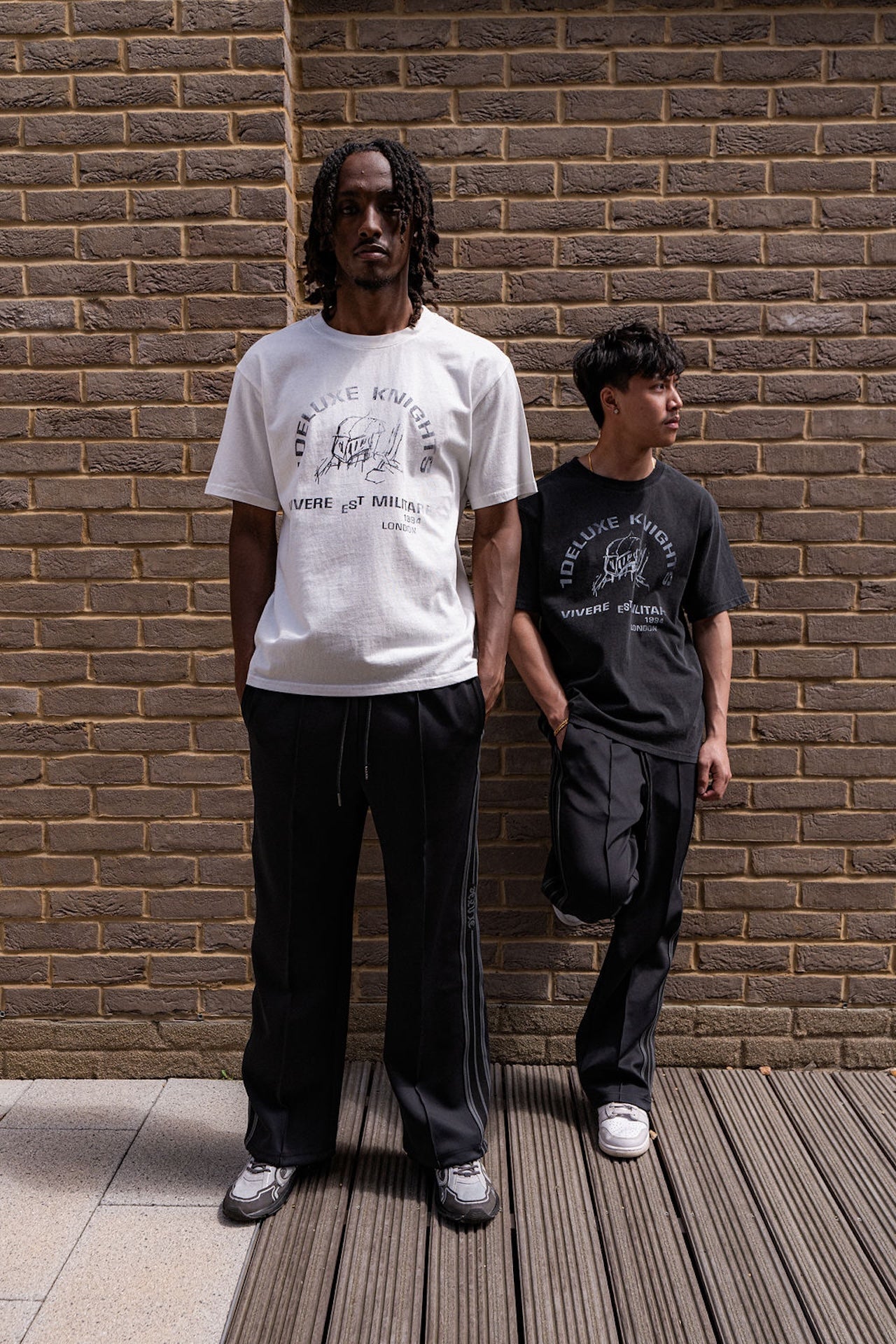 1DELUXE KNIGHTS SKETCH WHITE T-SHIRT