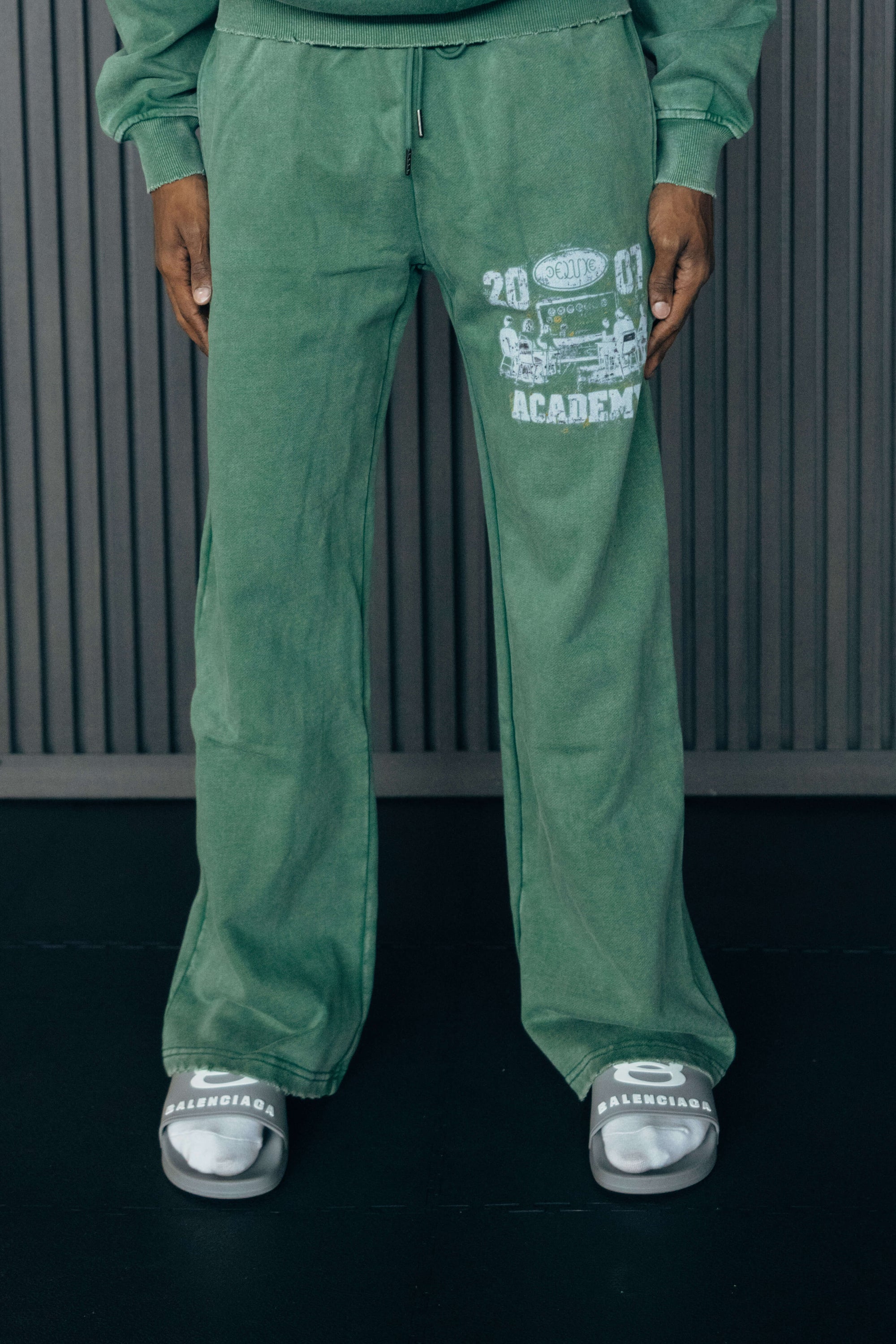 1DELUXE ACADEMY JOGGERS : GREEN
