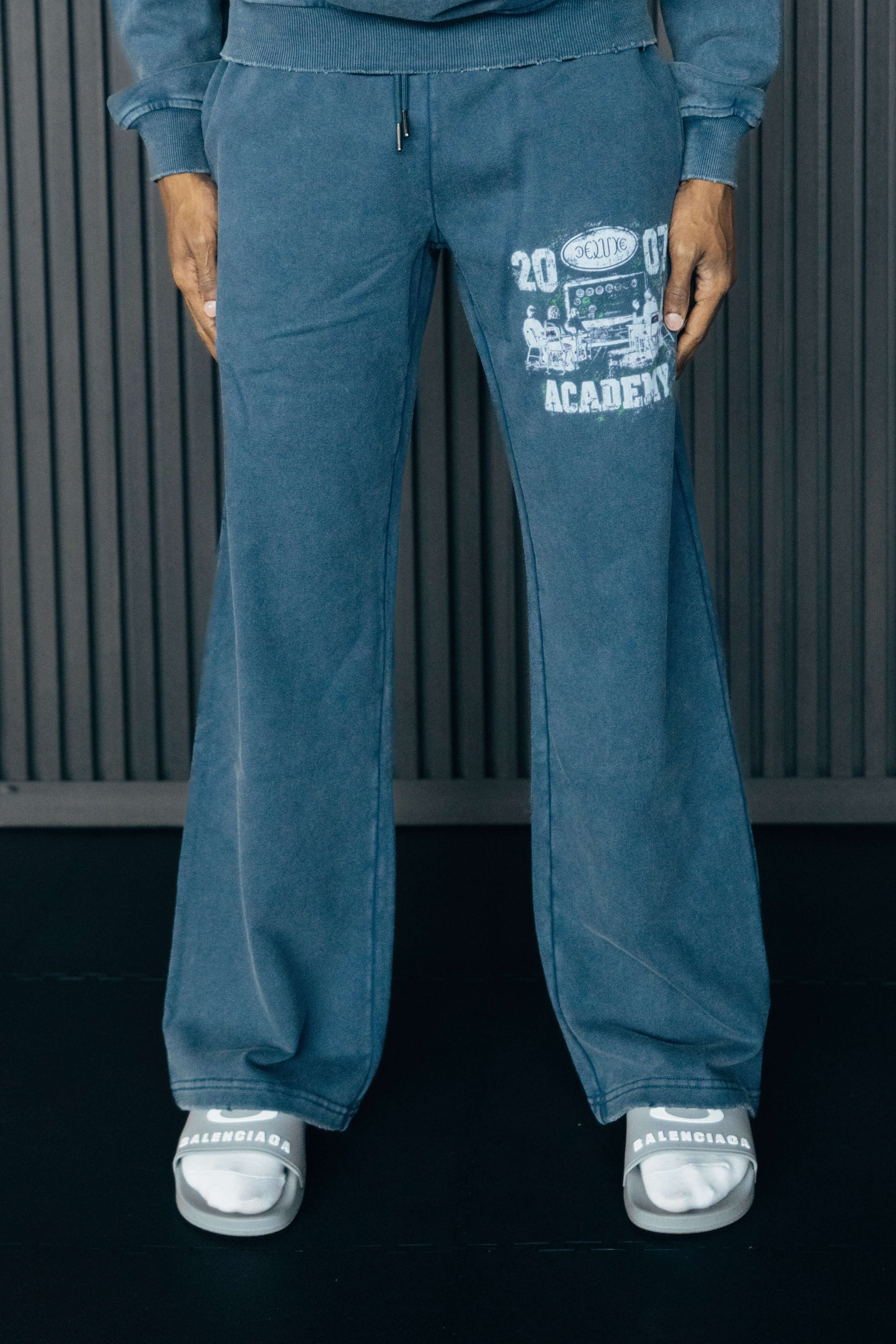 1DELUXE ACADEMY JOGGERS : BLUE
