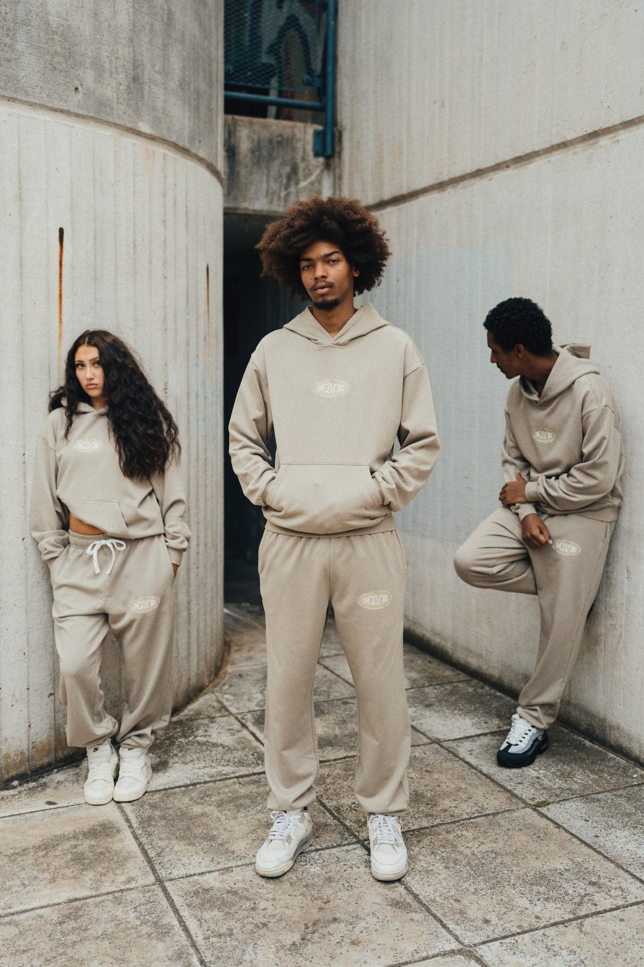 1DELUXE JOGGER BOTTOMS: DESSERT SAND