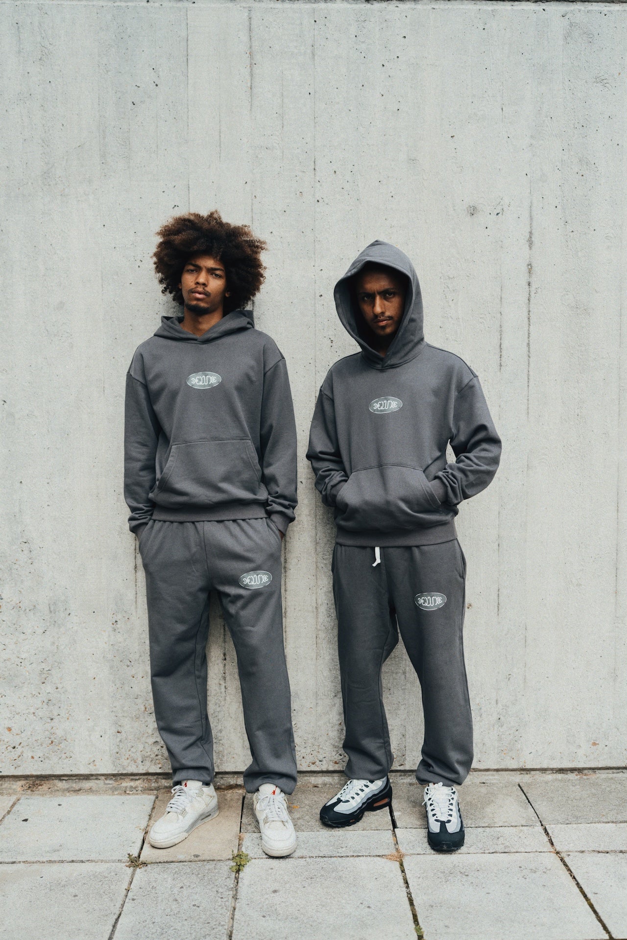 1DELUXE JOGGER BOTTOMS: CHARCOAL GREY