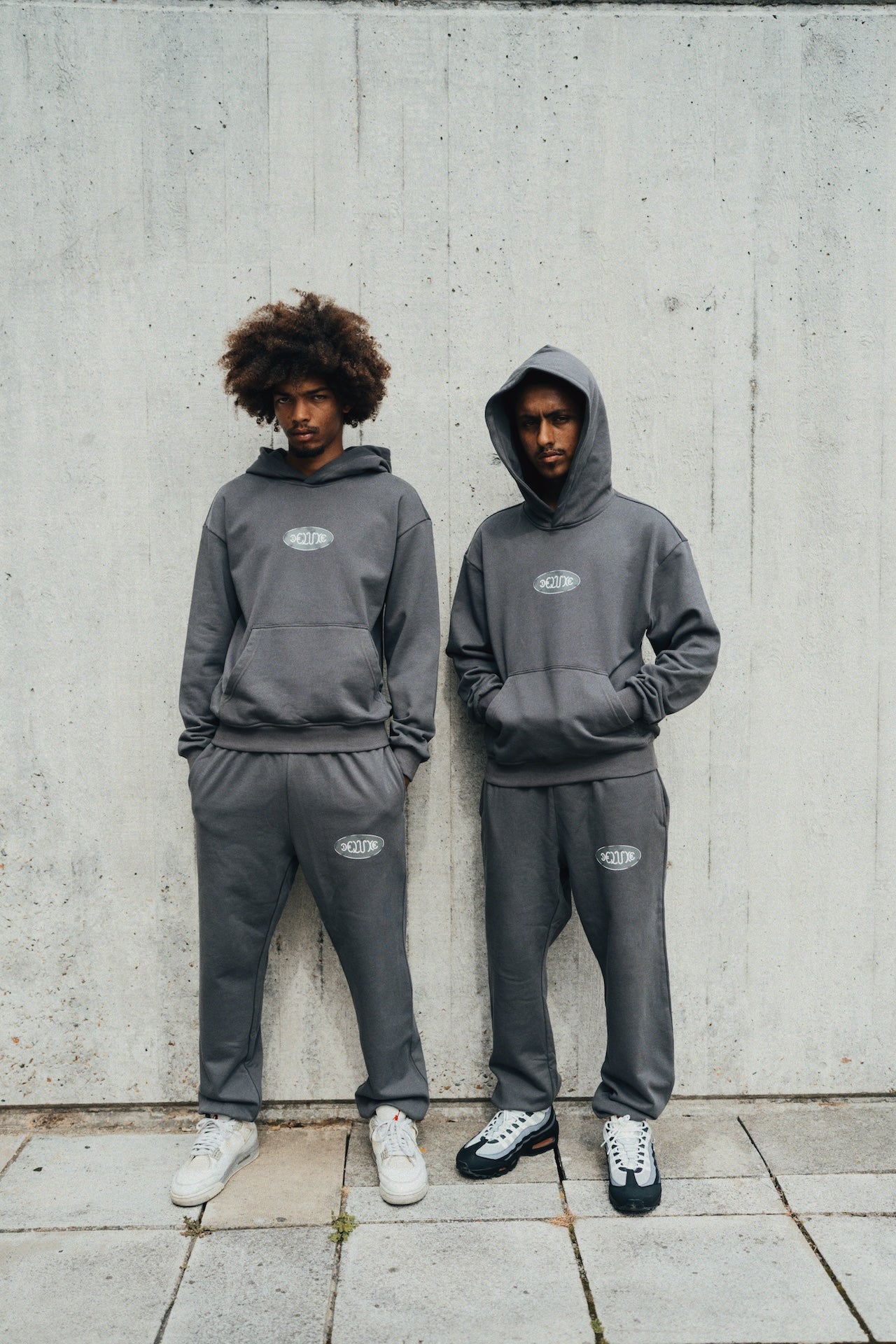 1DELUXE JOGGER BOTTOMS: CHARCOAL GREY