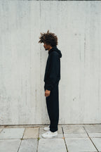 1DELUXE PULLOVER HOODIE: BLACK