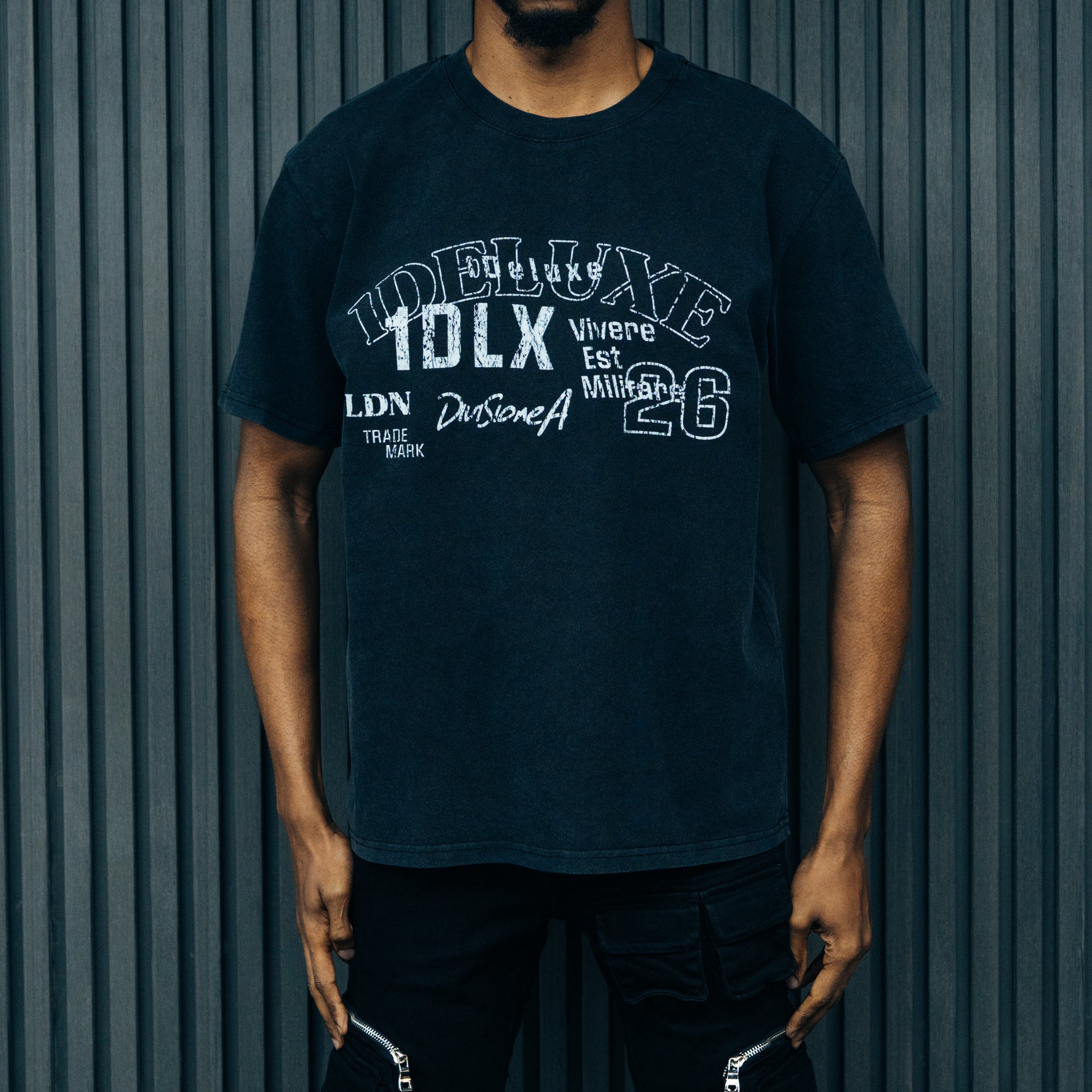 1DELUXE KNIGHTS MULTI PRINT BLACK T-SHIRT