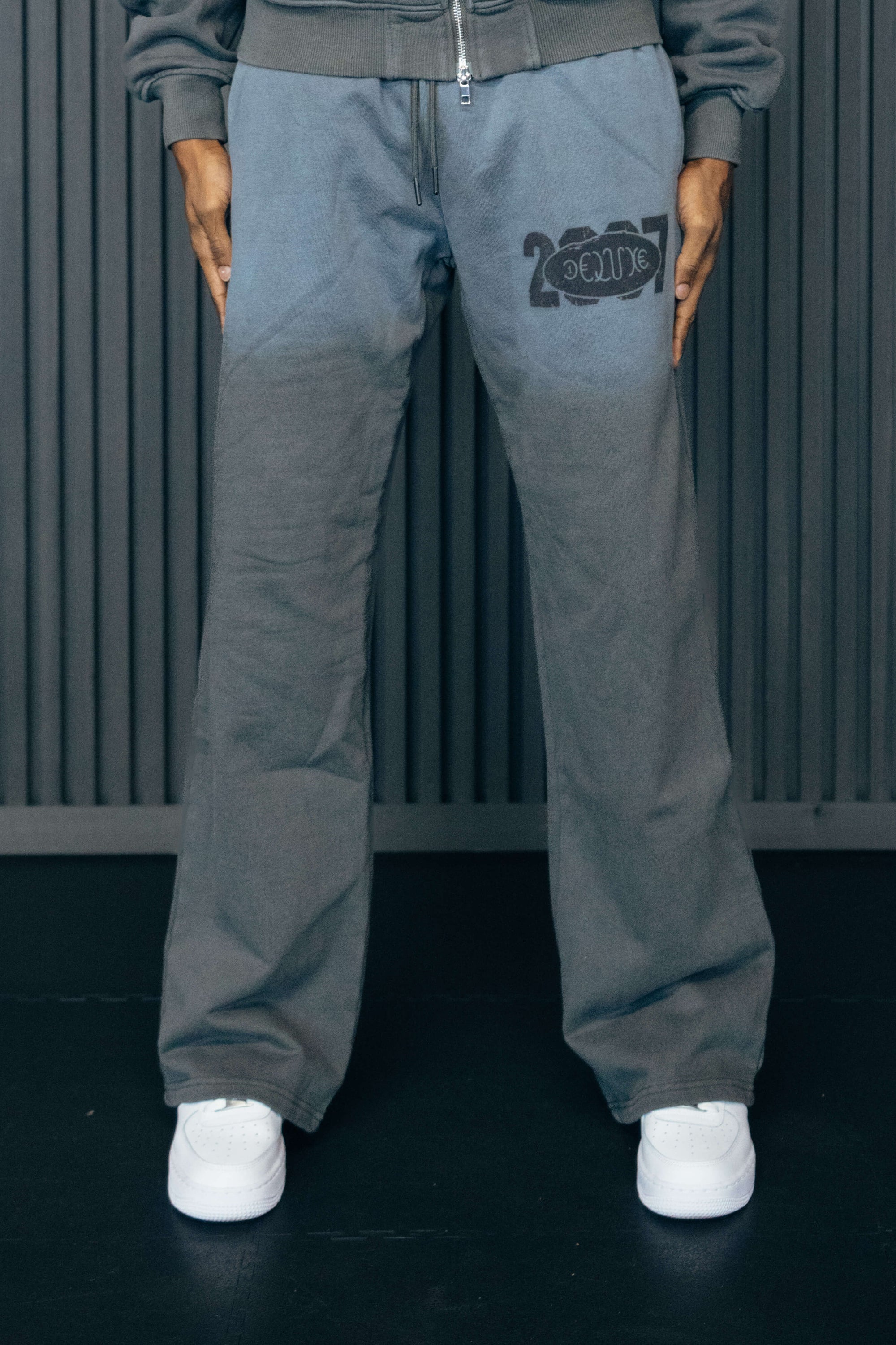 1DELUXE YEAR 2007 JOGGERS : GREY