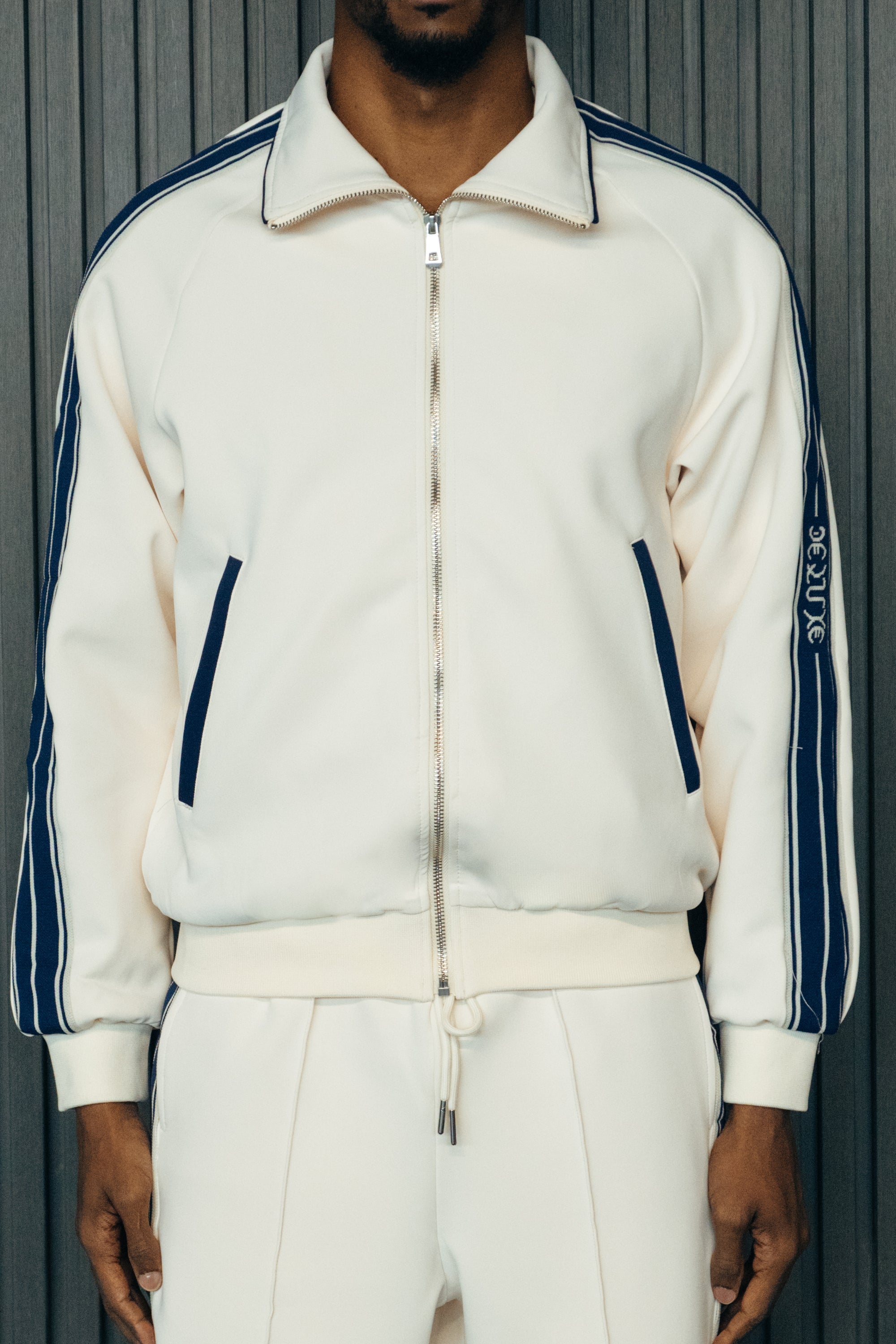 1DELUXE MARQUE TRACK JACKET MENS: CREAM