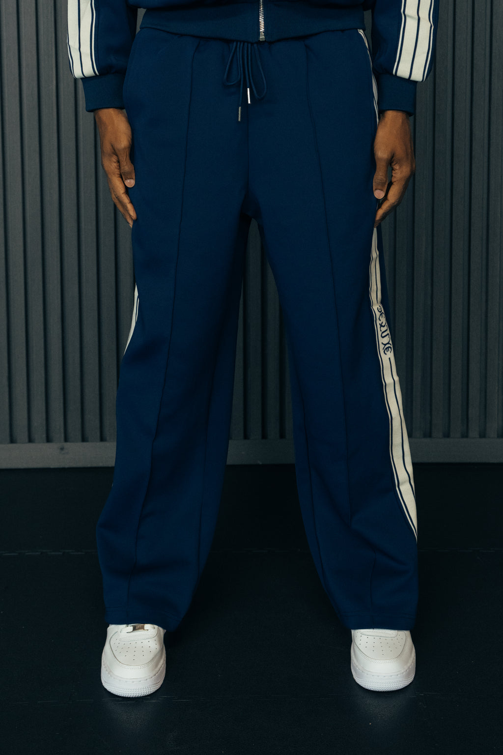 1DELUXE MARQUE JOGGERS : BLUE