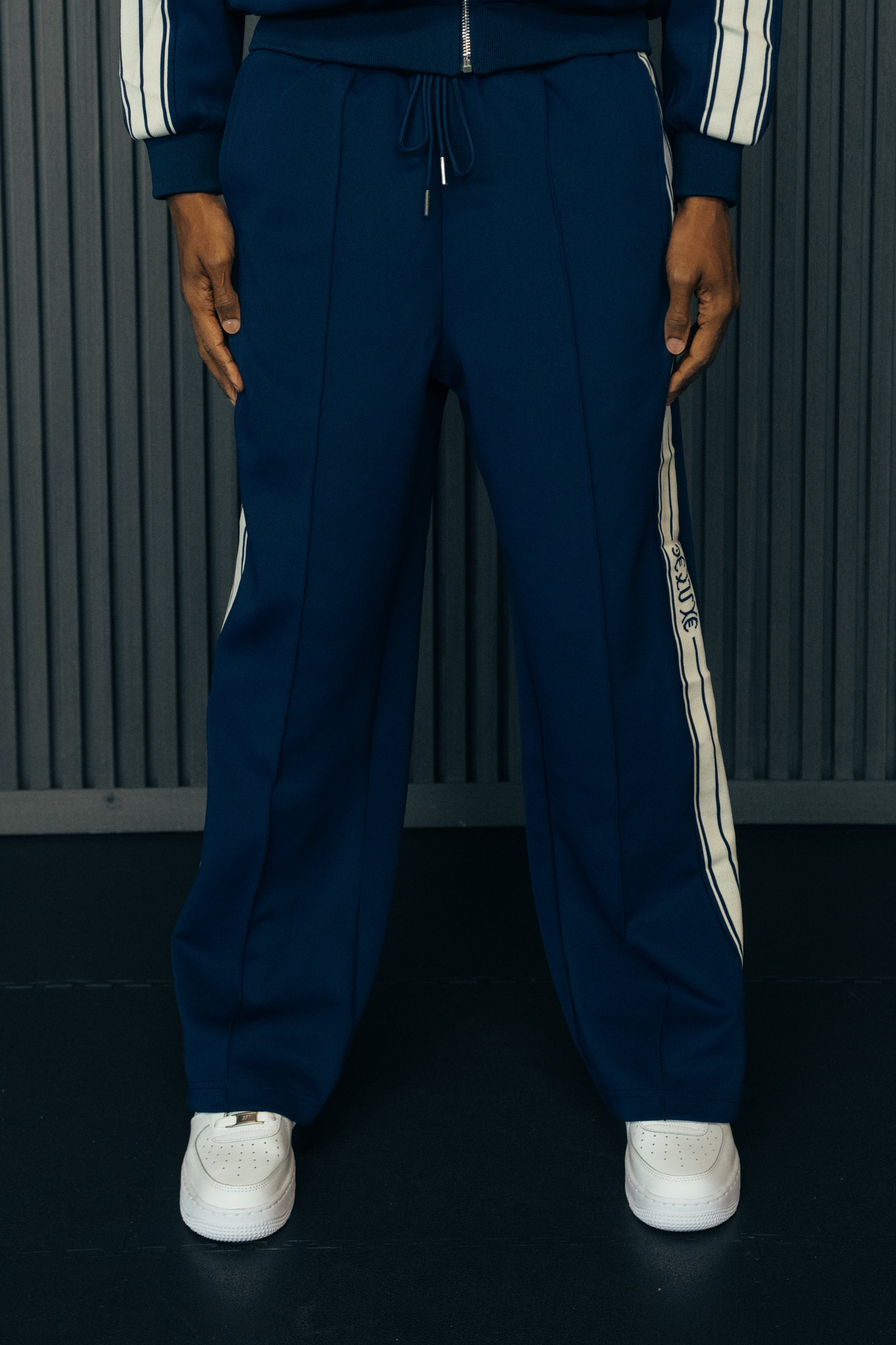 1DELUXE MARQUE JOGGERS : BLUE