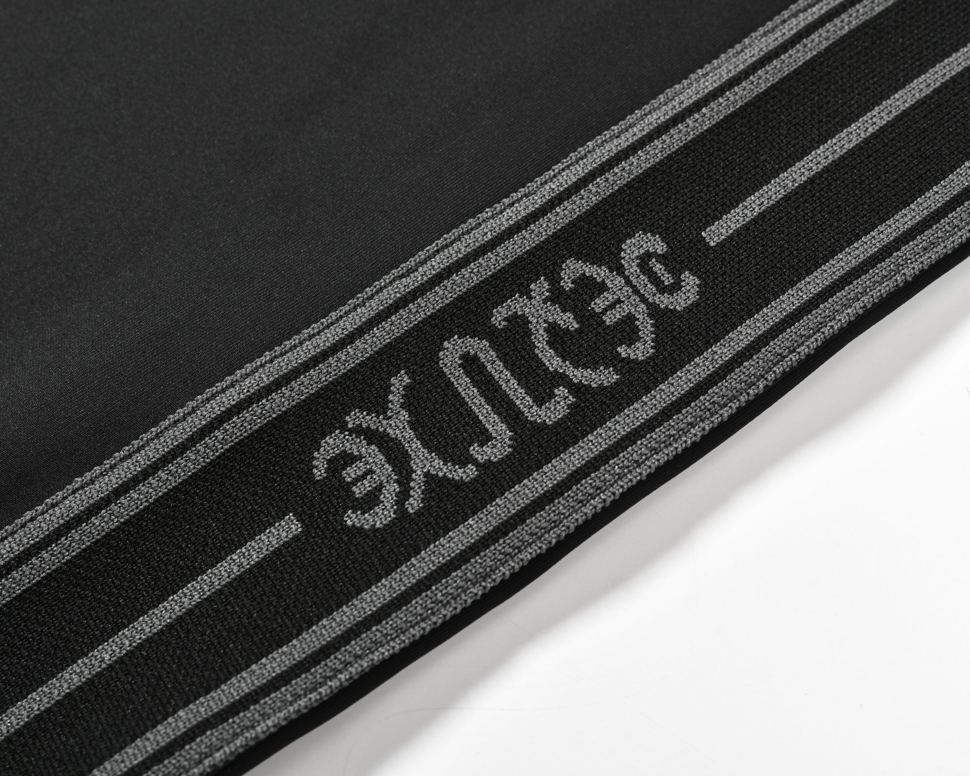 1DELUXE MARQUE TRACK PANTS BLACK